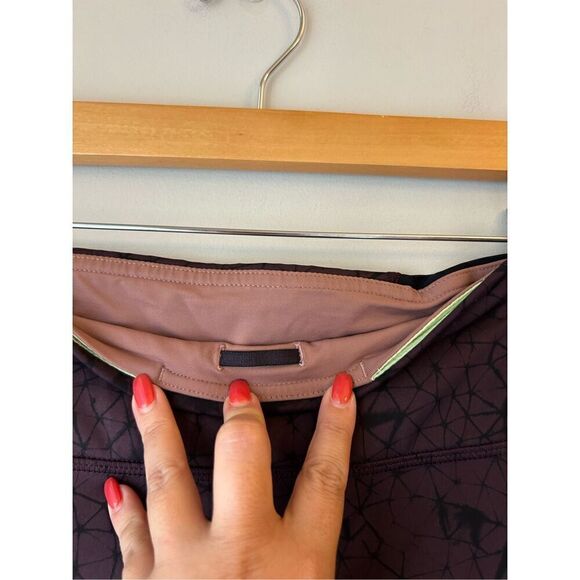 LULULEMON TRAIL BOUND 7/8 TIGHT FULL-ON LUXTREME STAR CRUSHED BLACK CHERRY SZ  6 - Picture 4 of 11